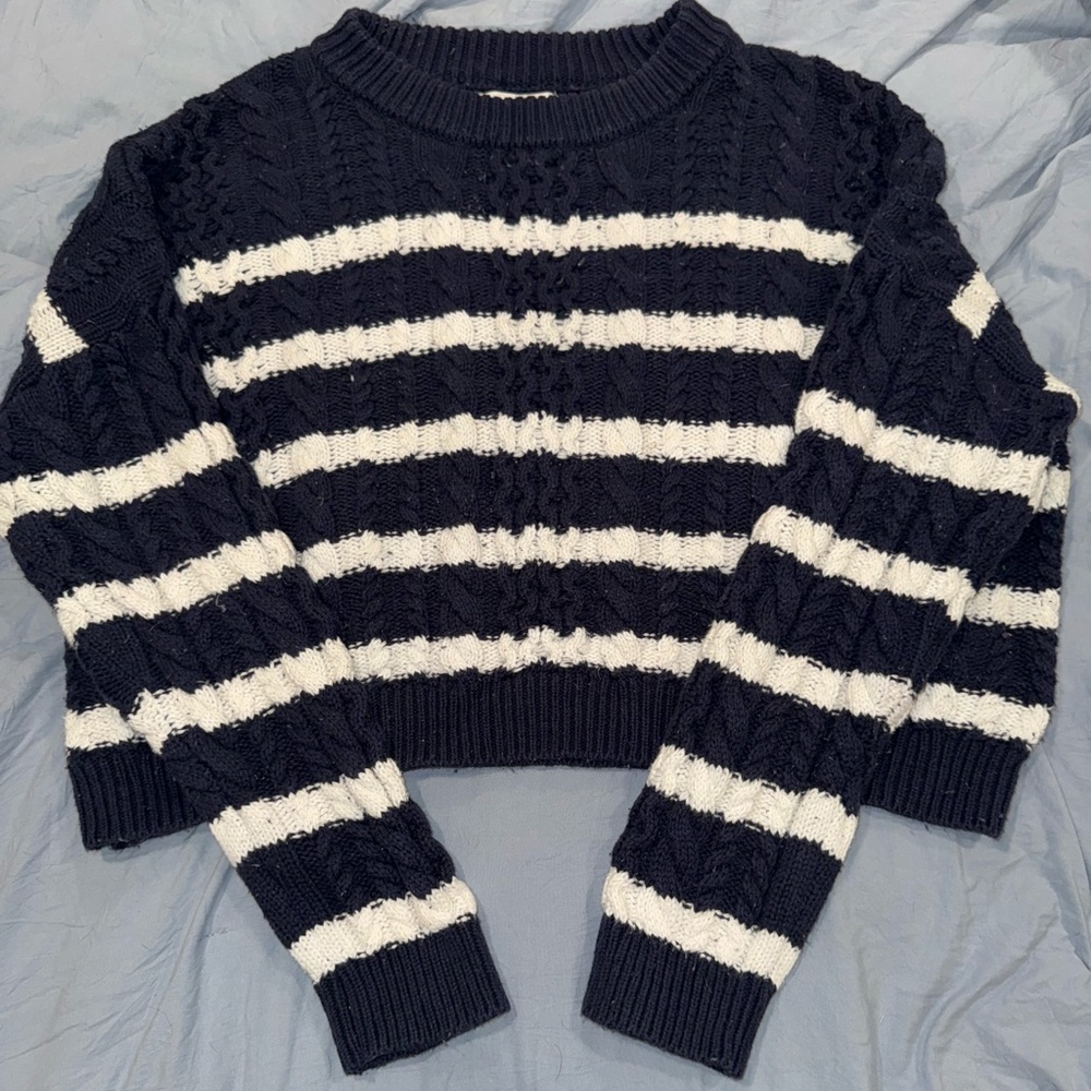 Jessica Simpson Sweater